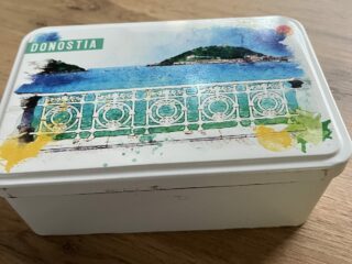 Caja metálica «Donostia»