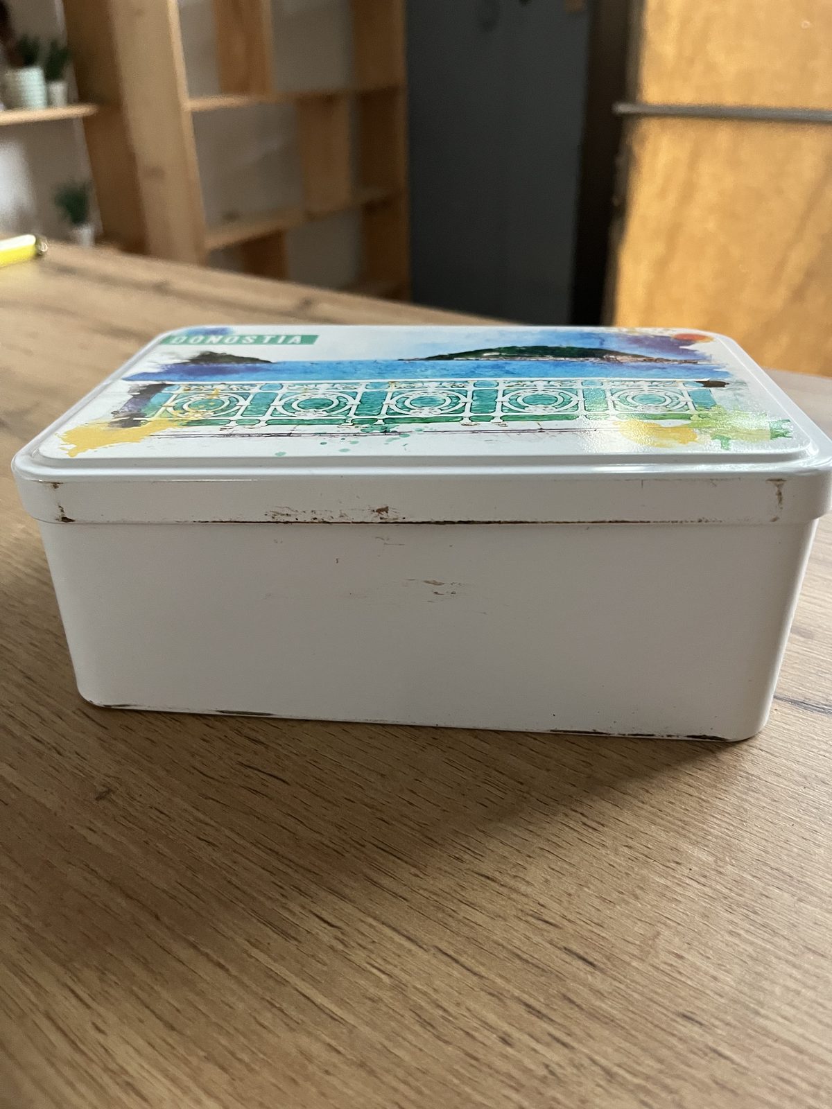 Caja metálica «Donostia»