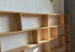 Estanterías de madera con huecos asimétricos (2 unidades)