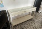 Mesa consola blanca con tapa de cristal