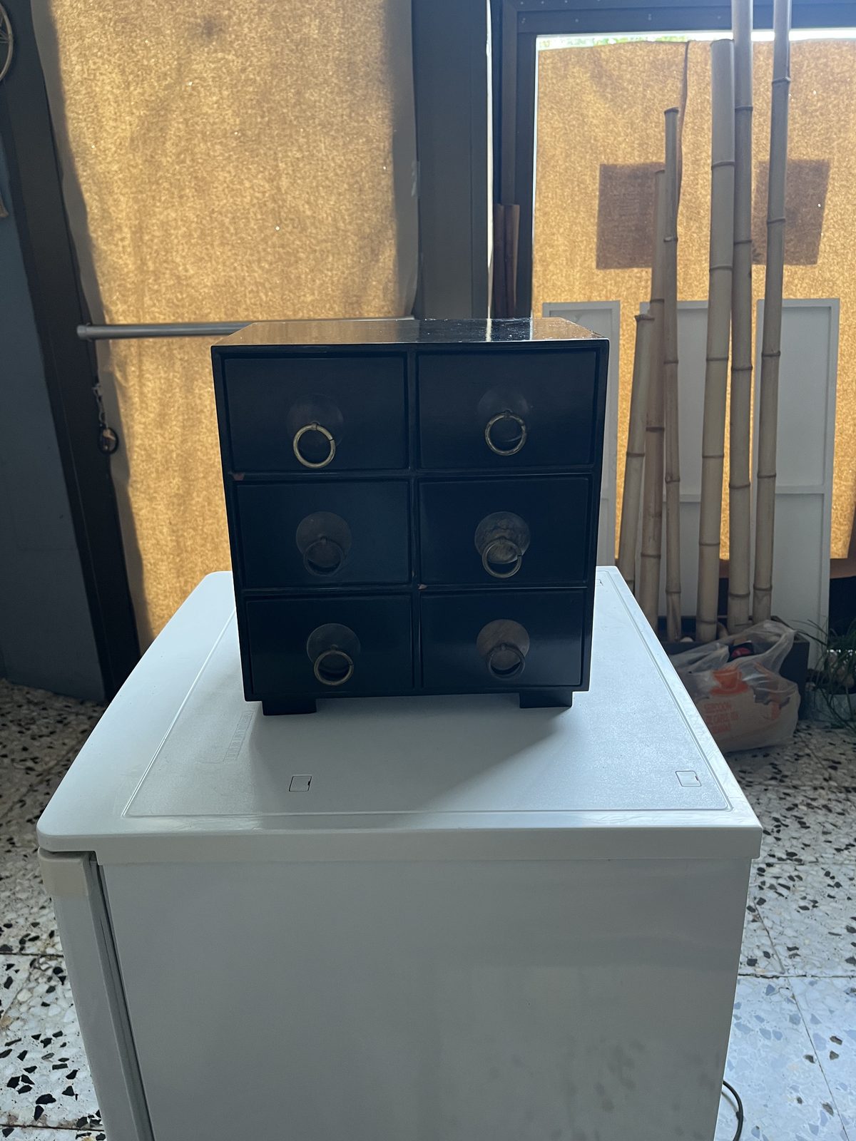 Mueble de 6 cajones cuadrados